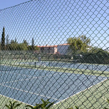 Апартаменти Oasis Parque *