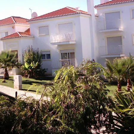 Апартаменти Oasis Parque *